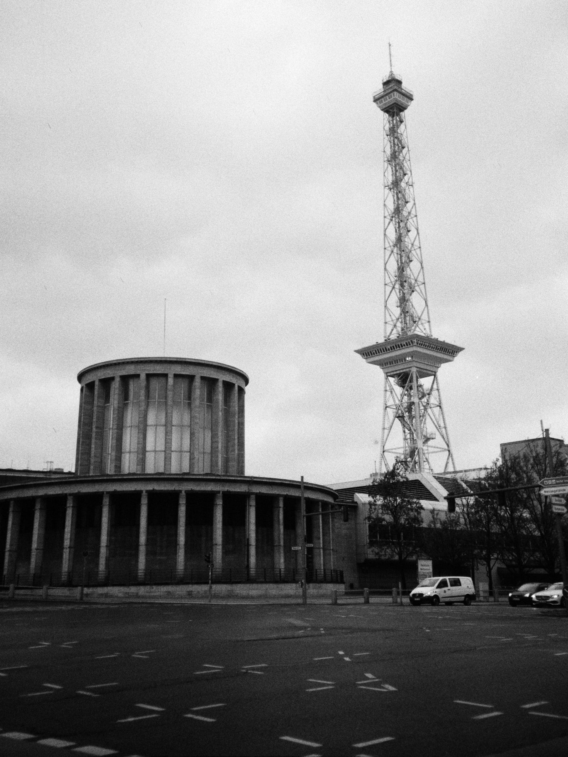 The Old must go Der Funkturm der alten berliner Messe